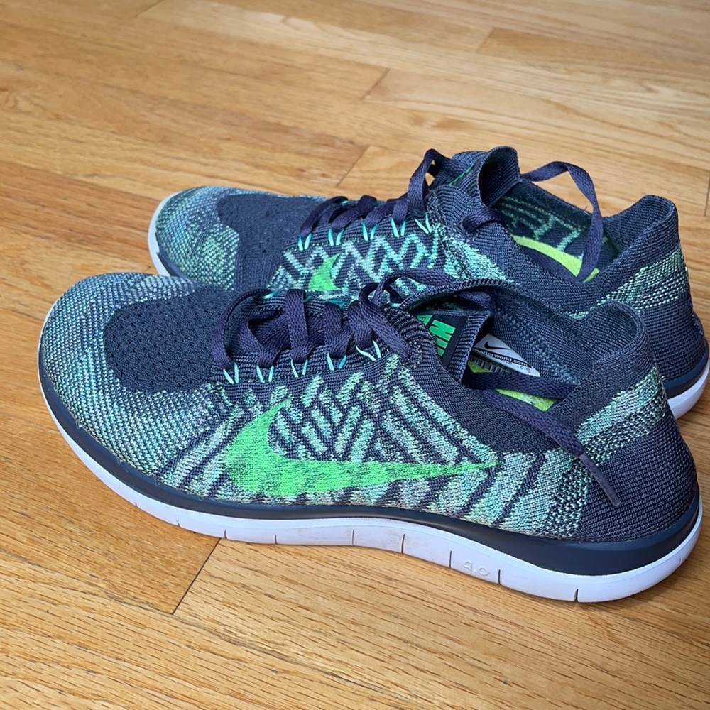 Nike Free 4.0 Sneakers